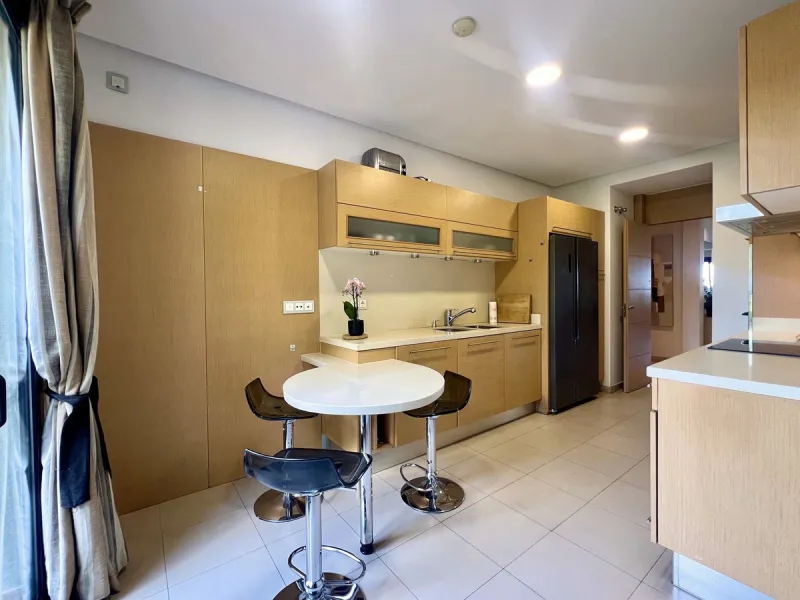 Apartment - Middle Floor Apartment в продаже в Benahavís, Málaga. В доме 3 спален и 3 ванных комнат. Площадь дома 160 м²