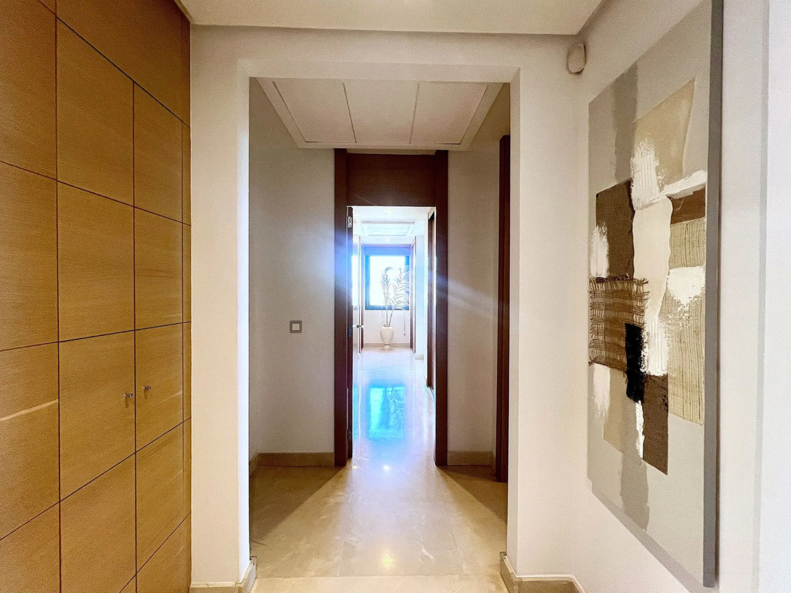 Apartment - Middle Floor Apartment в продаже в Benahavís, Málaga. В доме 3 спален и 3 ванных комнат. Площадь дома 160 м²
