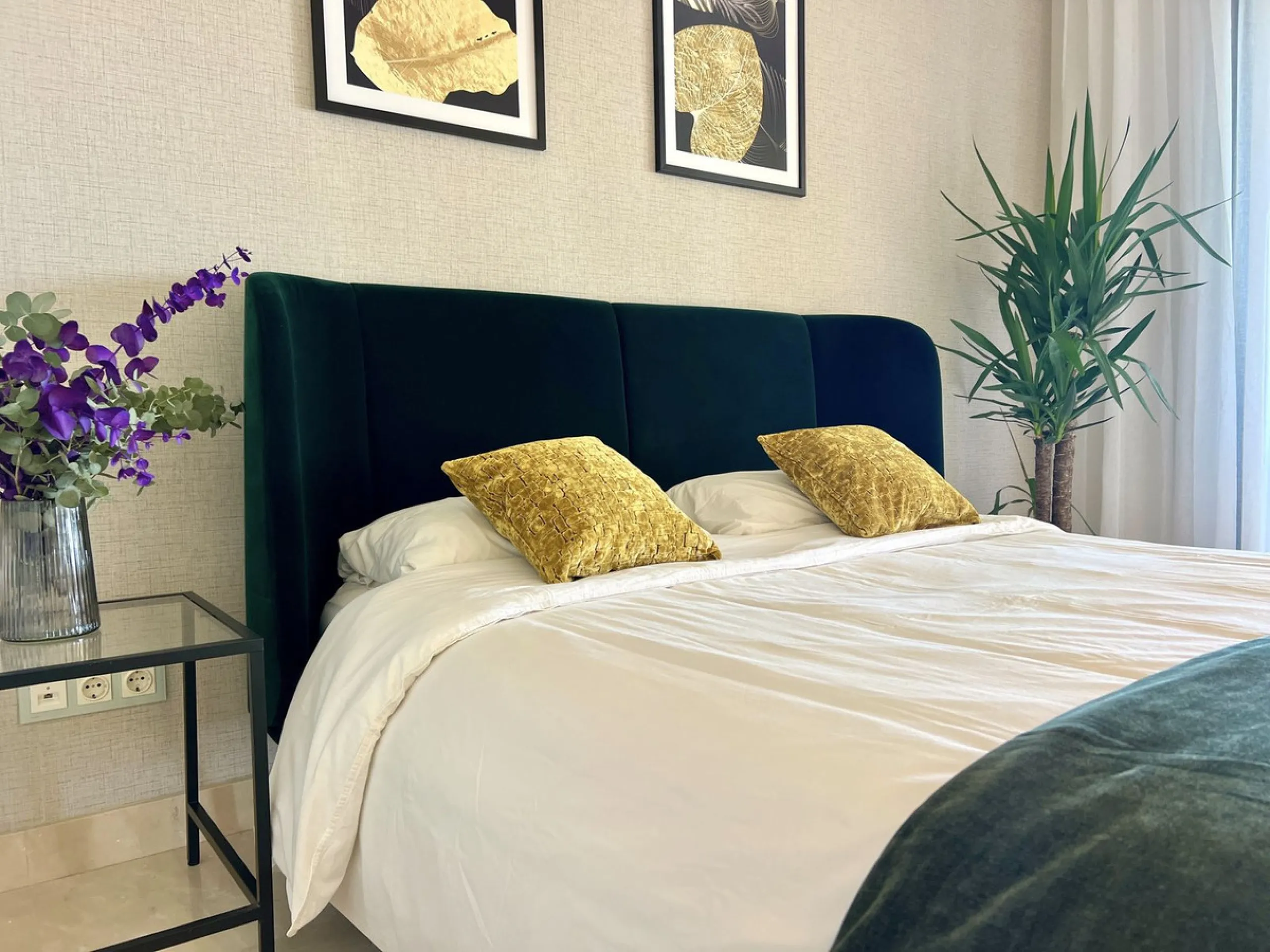 Apartment - Middle Floor Apartment в продаже в Benahavís, Málaga. В доме 3 спален и 3 ванных комнат. Площадь дома 160 м²