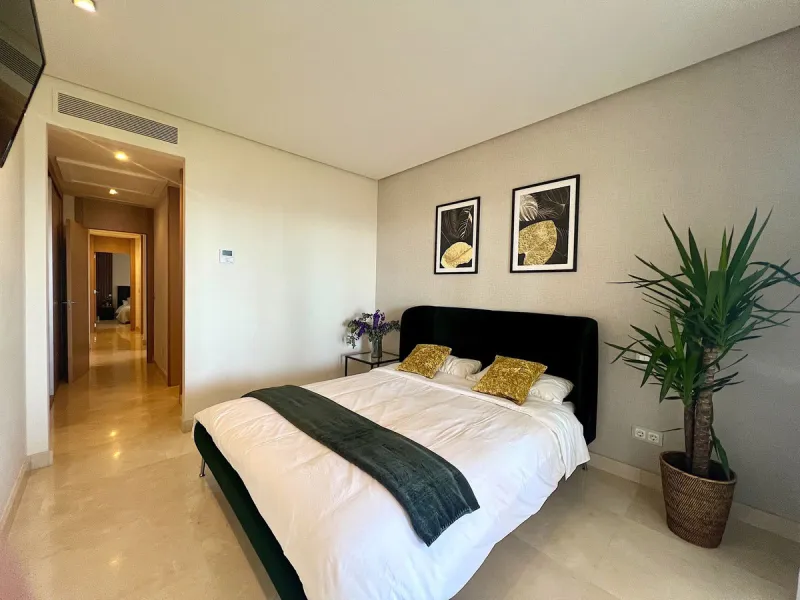 Apartment - Middle Floor Apartment в продаже в Benahavís, Málaga. В доме 3 спален и 3 ванных комнат. Площадь дома 160 м²