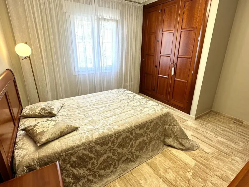 Impressive and spacious townhouse with idyllic valley views, located in the popular area of Calahonda , in a walking distance from the amenities.The townhouse is distributed on 3 floors and has 4 bedrooms, 3 bathrooms, a guest WC, very spacious living roo
