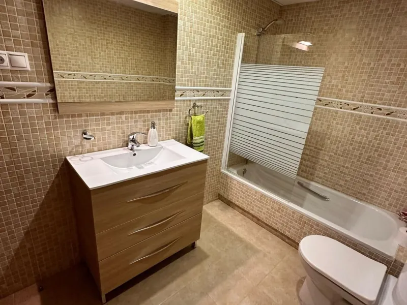 Impressive and spacious townhouse with idyllic valley views, located in the popular area of Calahonda , in a walking distance from the amenities.The townhouse is distributed on 3 floors and has 4 bedrooms, 3 bathrooms, a guest WC, very spacious living roo