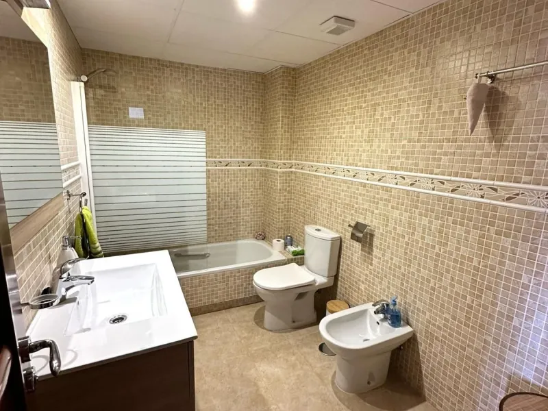 Impressive and spacious townhouse with idyllic valley views, located in the popular area of Calahonda , in a walking distance from the amenities.The townhouse is distributed on 3 floors and has 4 bedrooms, 3 bathrooms, a guest WC, very spacious living roo