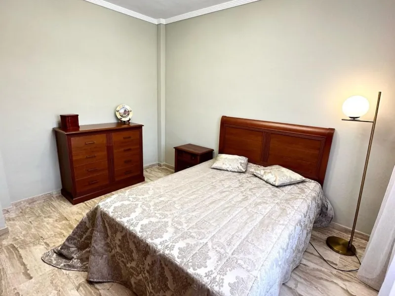 Impressive and spacious townhouse with idyllic valley views, located in the popular area of Calahonda , in a walking distance from the amenities.The townhouse is distributed on 3 floors and has 4 bedrooms, 3 bathrooms, a guest WC, very spacious living roo