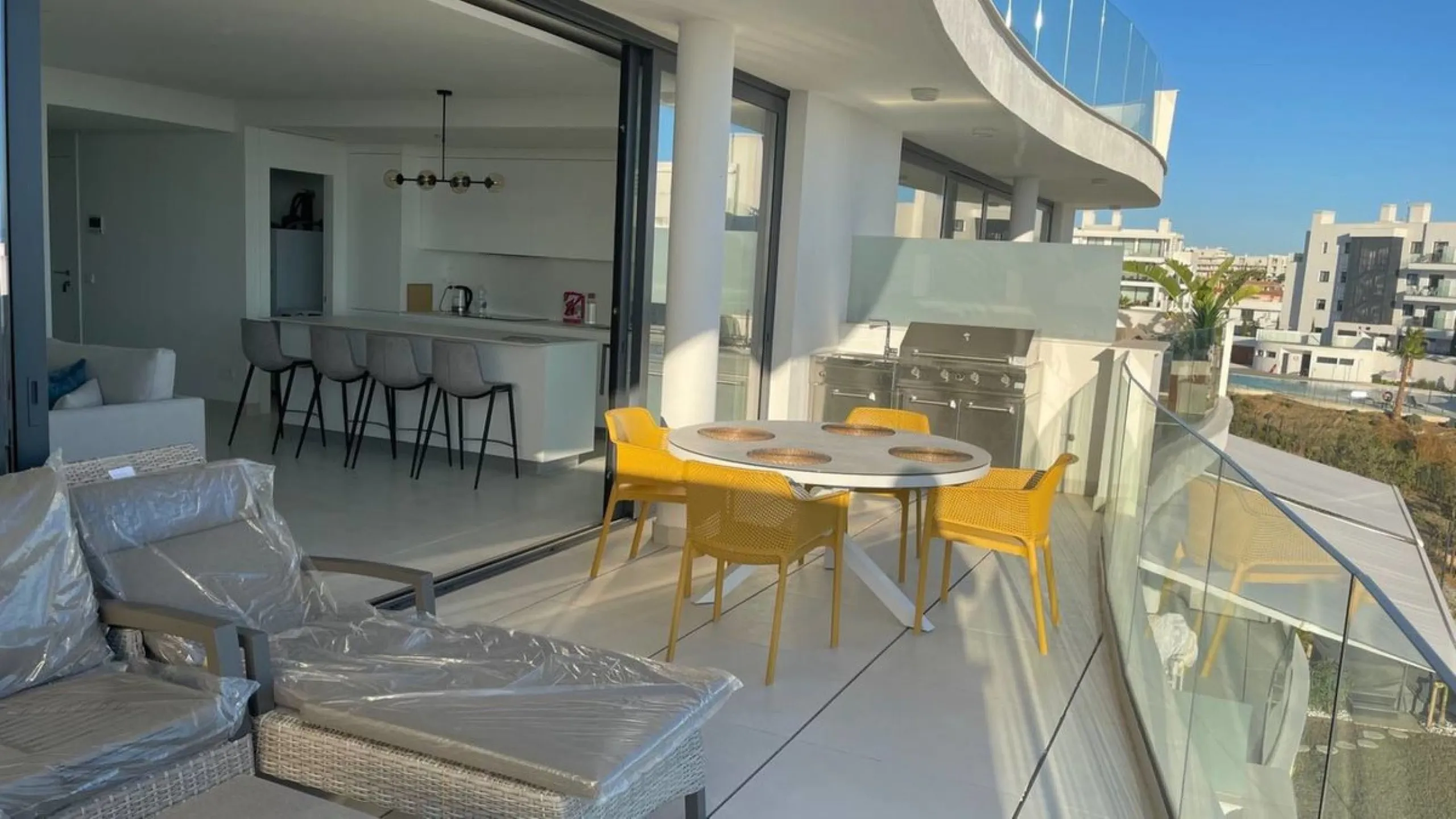 Exclusive 2-Bedroom Apartment in Higuerón West – Available for Sale