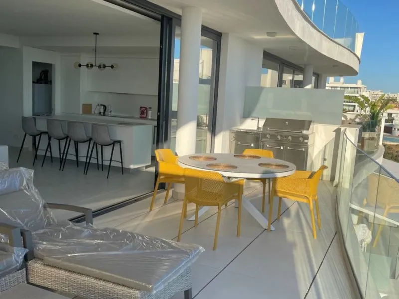 Exclusive 2-Bedroom Apartment in Higuerón West – Available for Sale