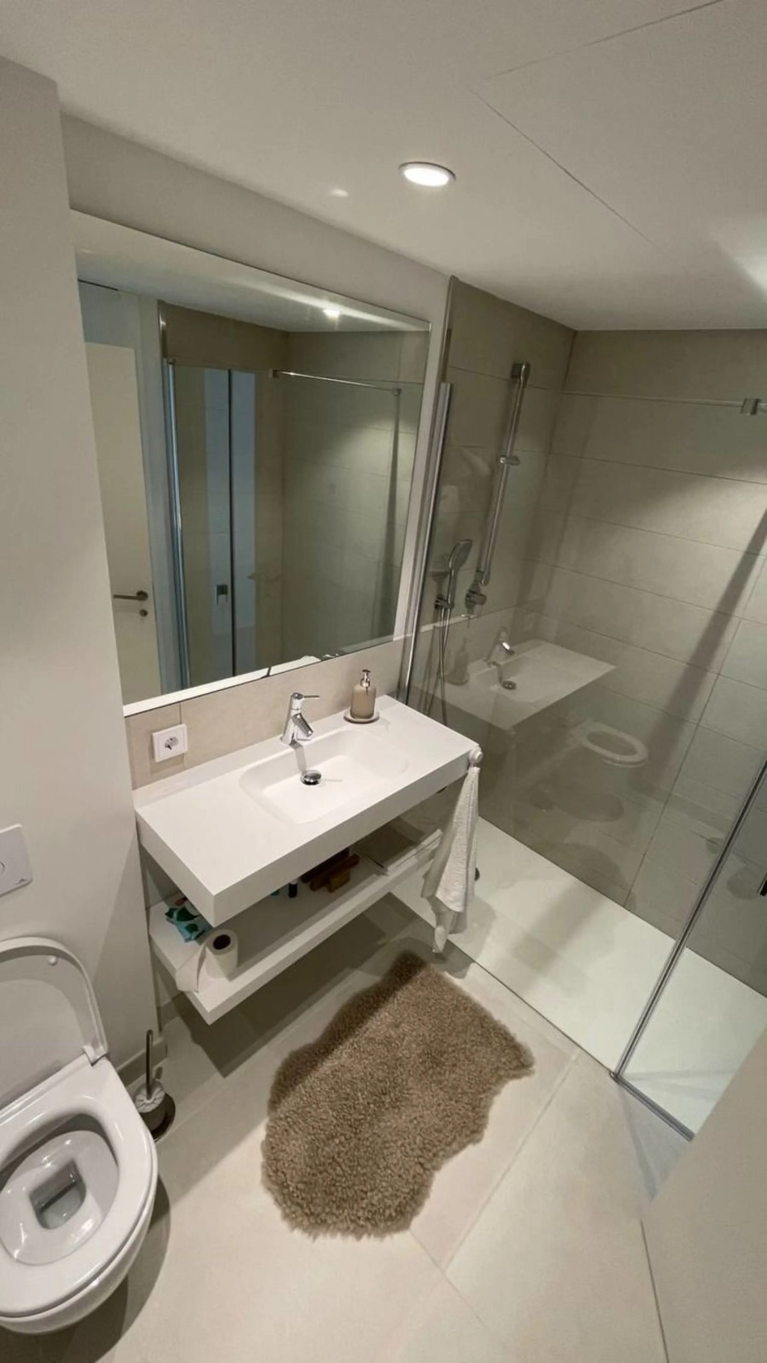 Exclusive 2-Bedroom Apartment in Higuerón West – Available for Sale
