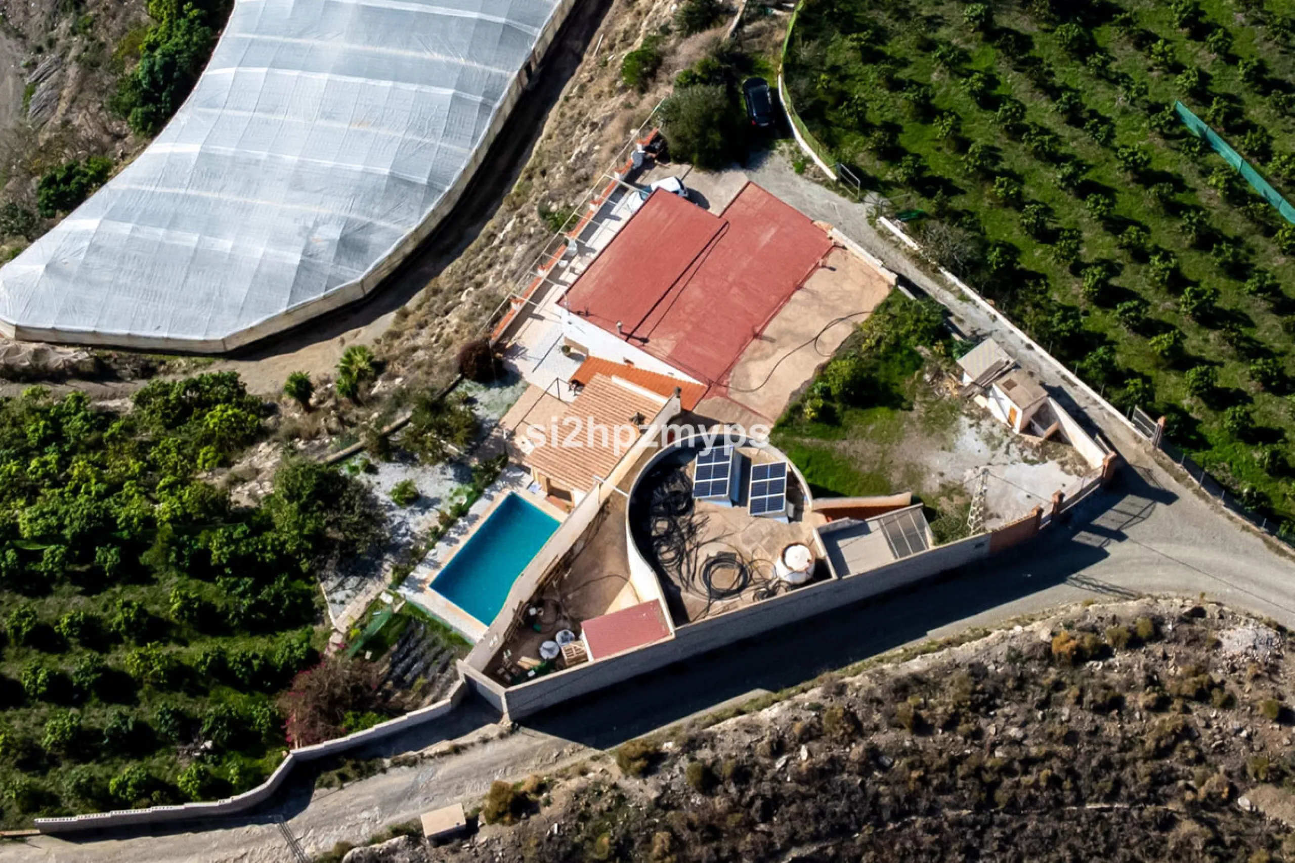Finca with panoramic views and mango plantation Welcome to this rustic and lovely finca with 10,700 sqm of land and mango plantation located only 3 km from the beach in Lagos and 15 minutes from Torrox Costa via a road in good condition.