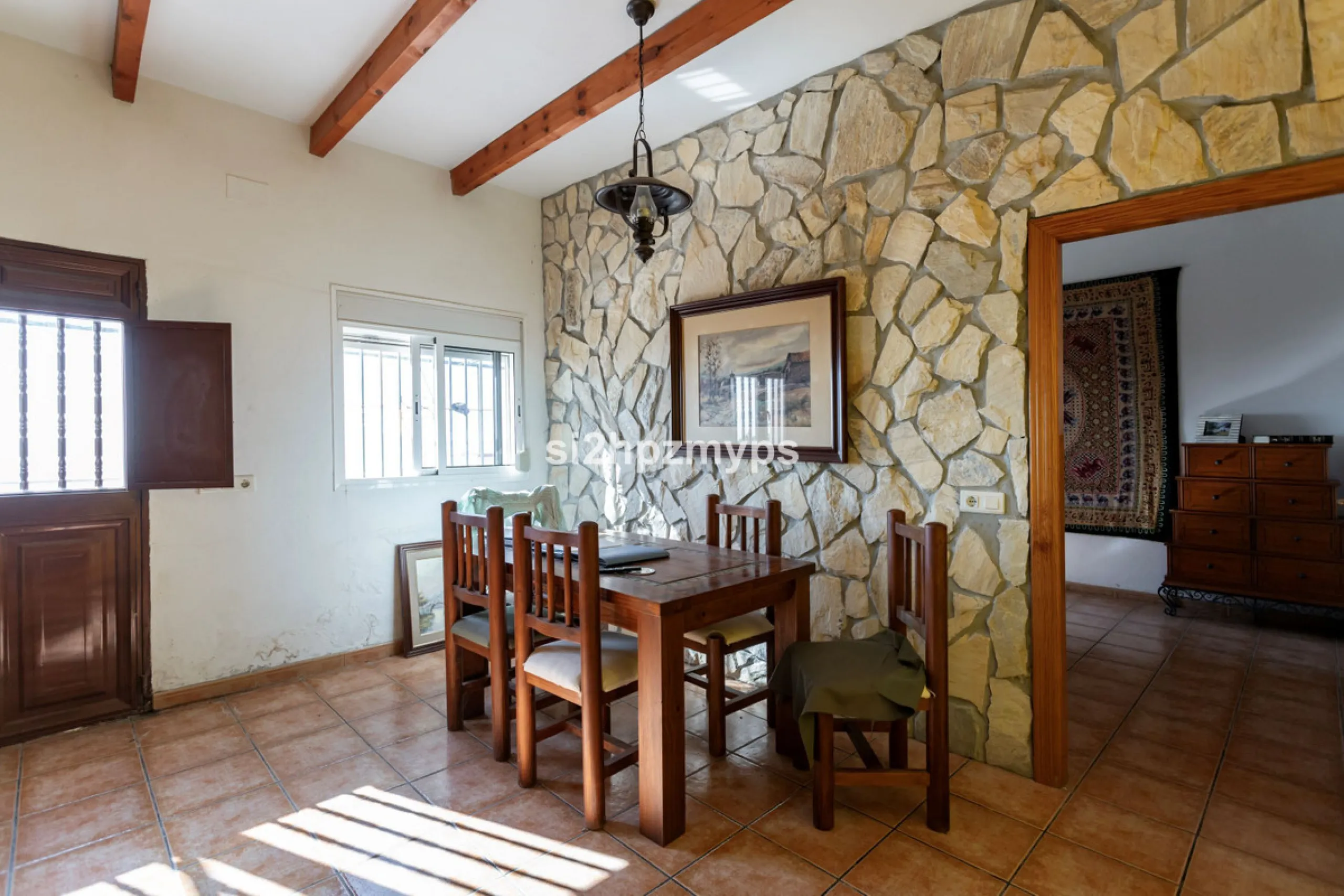 Finca with panoramic views and mango plantation Welcome to this rustic and lovely finca with 10,700 sqm of land and mango plantation located only 3 km from the beach in Lagos and 15 minutes from Torrox Costa via a road in good condition.