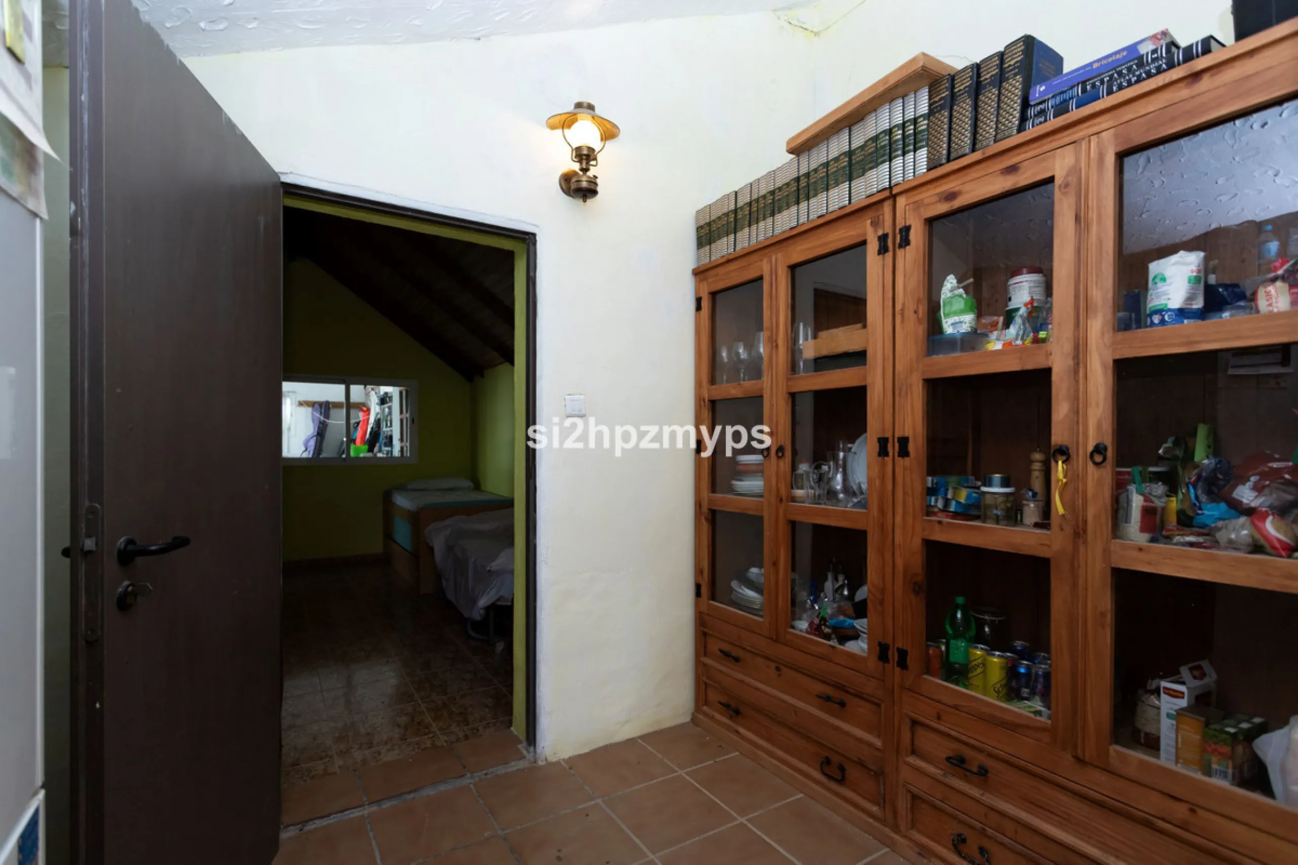 Finca with panoramic views and mango plantation Welcome to this rustic and lovely finca with 10,700 sqm of land and mango plantation located only 3 km from the beach in Lagos and 15 minutes from Torrox Costa via a road in good condition.