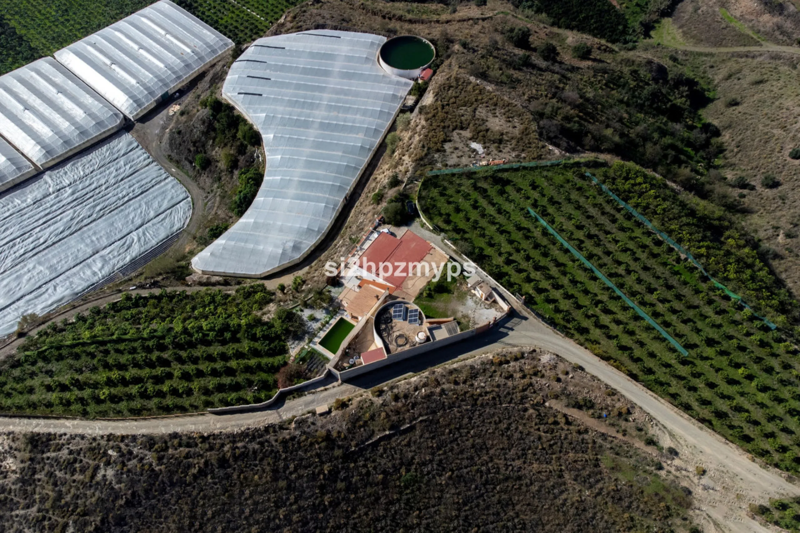 Finca with panoramic views and mango plantation Welcome to this rustic and lovely finca with 10,700 sqm of land and mango plantation located only 3 km from the beach in Lagos and 15 minutes from Torrox Costa via a road in good condition.