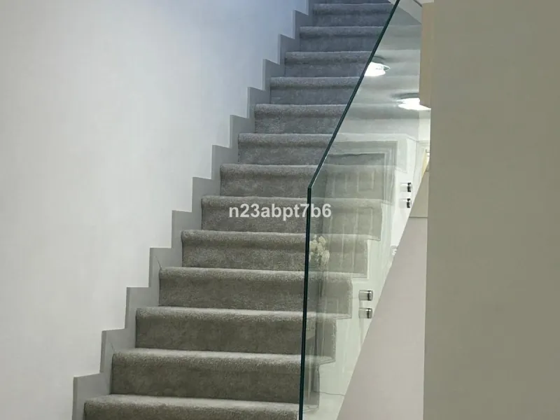 Apartment - Penthouse Duplex в продаже в El Paraiso, Málaga. В доме 3 спален и 3 ванных комнат. Площадь дома 235 м²