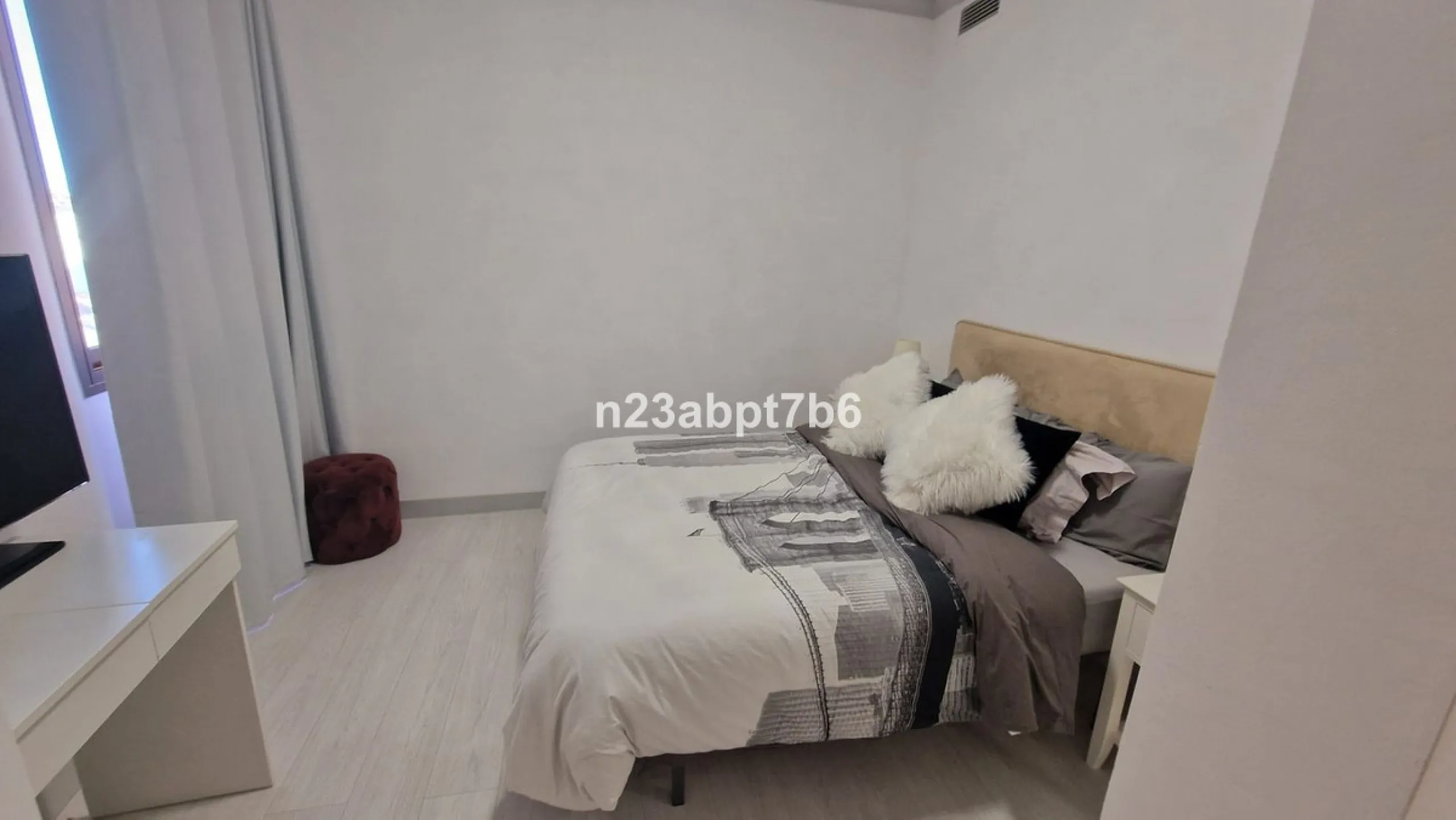 Apartment - Penthouse Duplex в продаже в El Paraiso, Málaga. В доме 3 спален и 3 ванных комнат. Площадь дома 235 м²