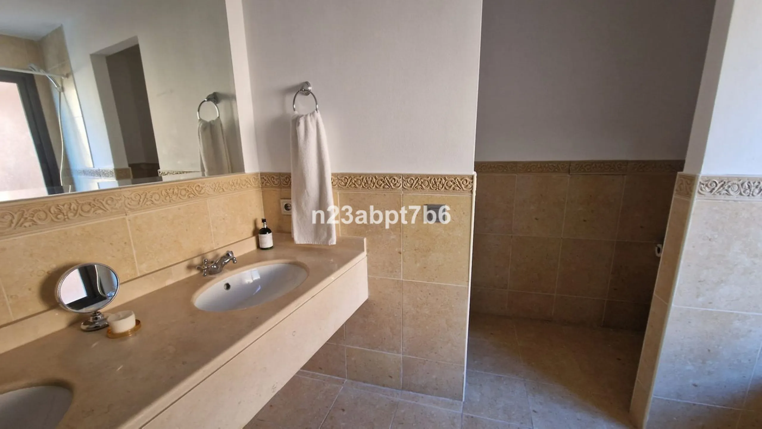 Apartment - Penthouse Duplex в продаже в El Paraiso, Málaga. В доме 3 спален и 3 ванных комнат. Площадь дома 235 м²
