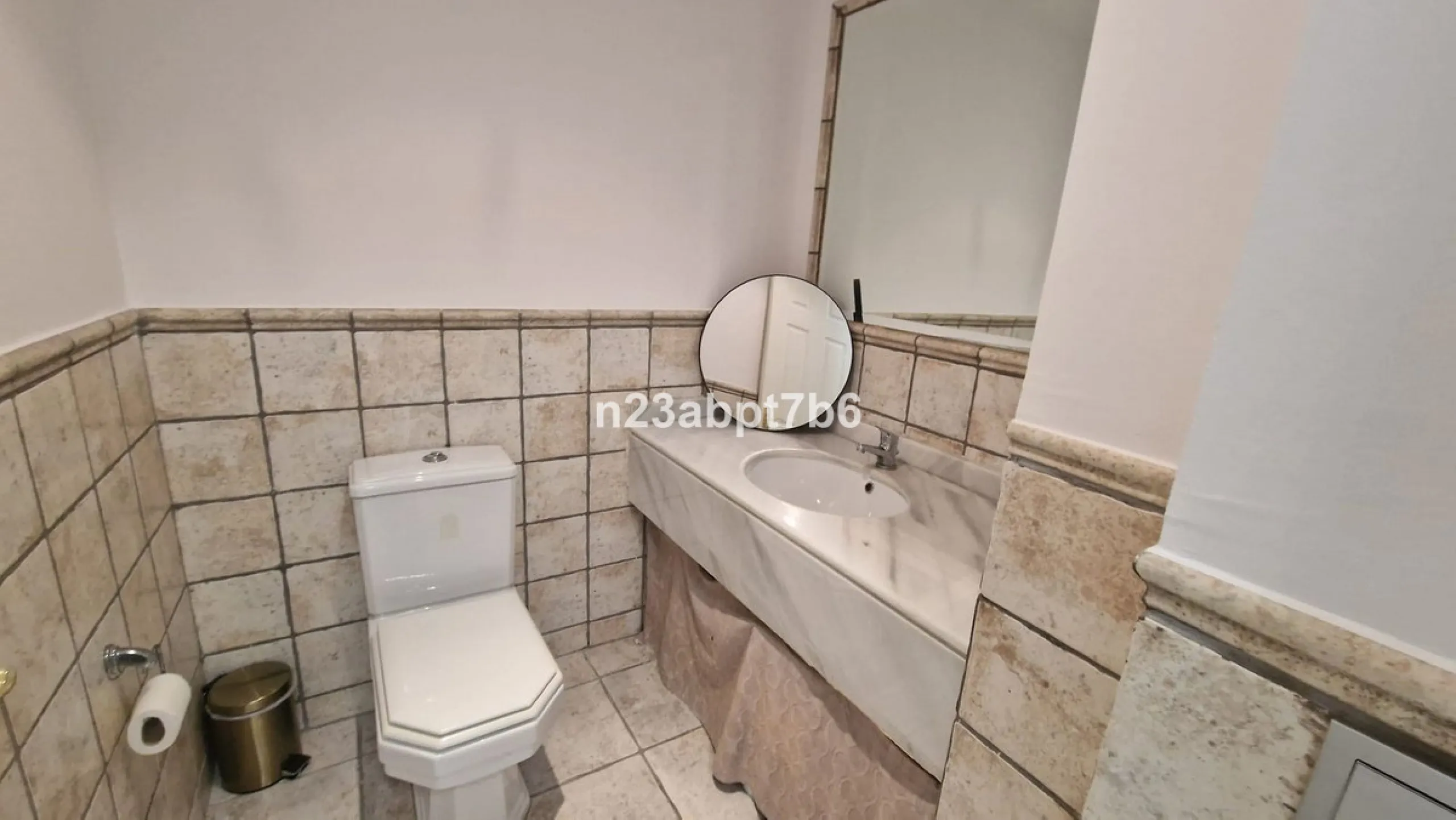 Apartment - Penthouse Duplex в продаже в El Paraiso, Málaga. В доме 3 спален и 3 ванных комнат. Площадь дома 235 м²
