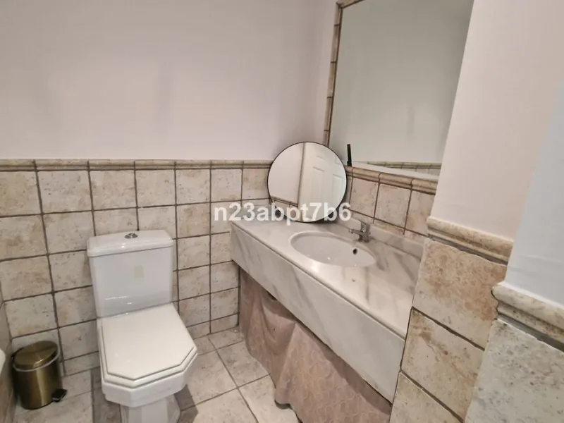 Apartment - Penthouse Duplex в продаже в El Paraiso, Málaga. В доме 3 спален и 3 ванных комнат. Площадь дома 235 м²