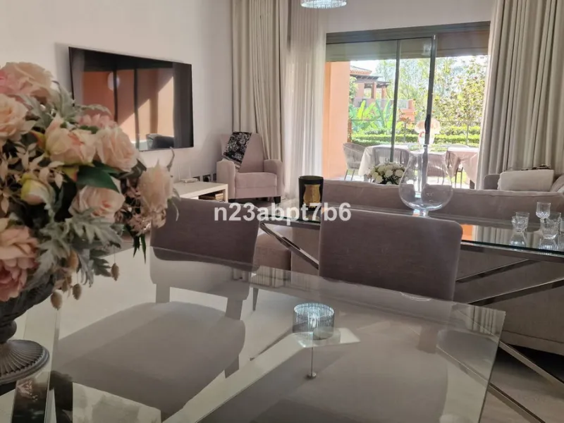 Fantastic Ground floor apartment that boast a spacious living and dining room that leads to a sunny south-west terrace and garden.