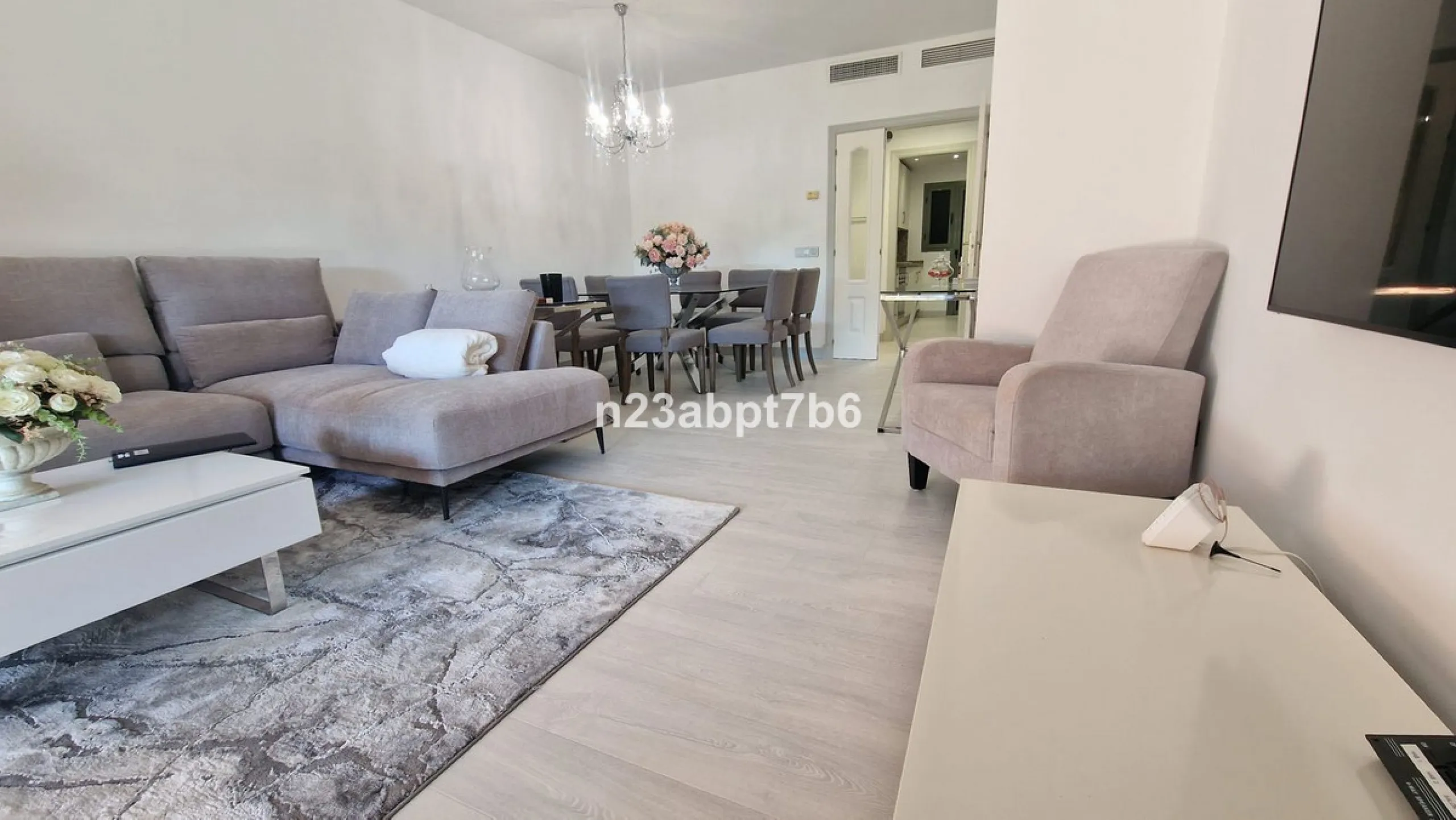 Fantastic Ground floor apartment that boast a spacious living and dining room that leads to a sunny south-west terrace and garden.