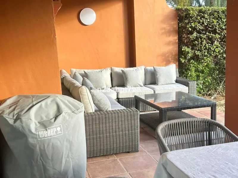 Fantastic Ground floor apartment that boast a spacious living and dining room that leads to a sunny south-west terrace and garden.
