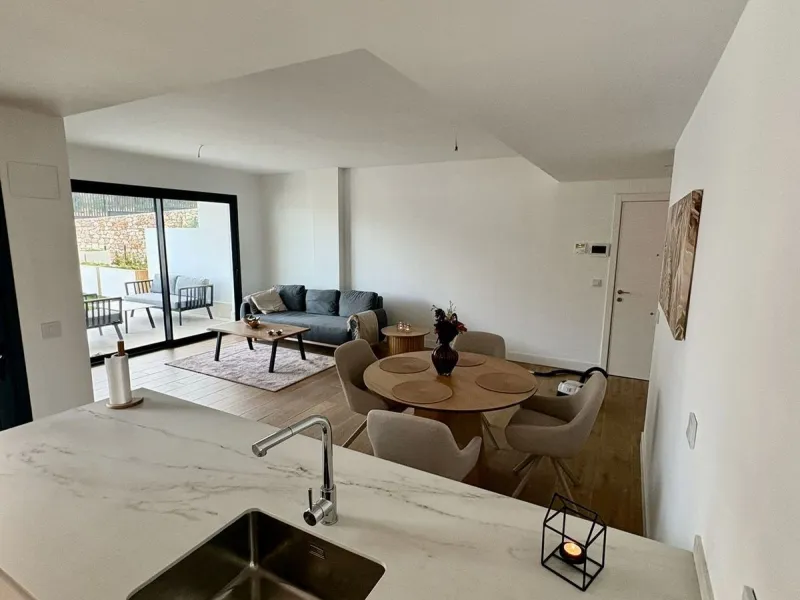 Brand new apartment in El Higueron.