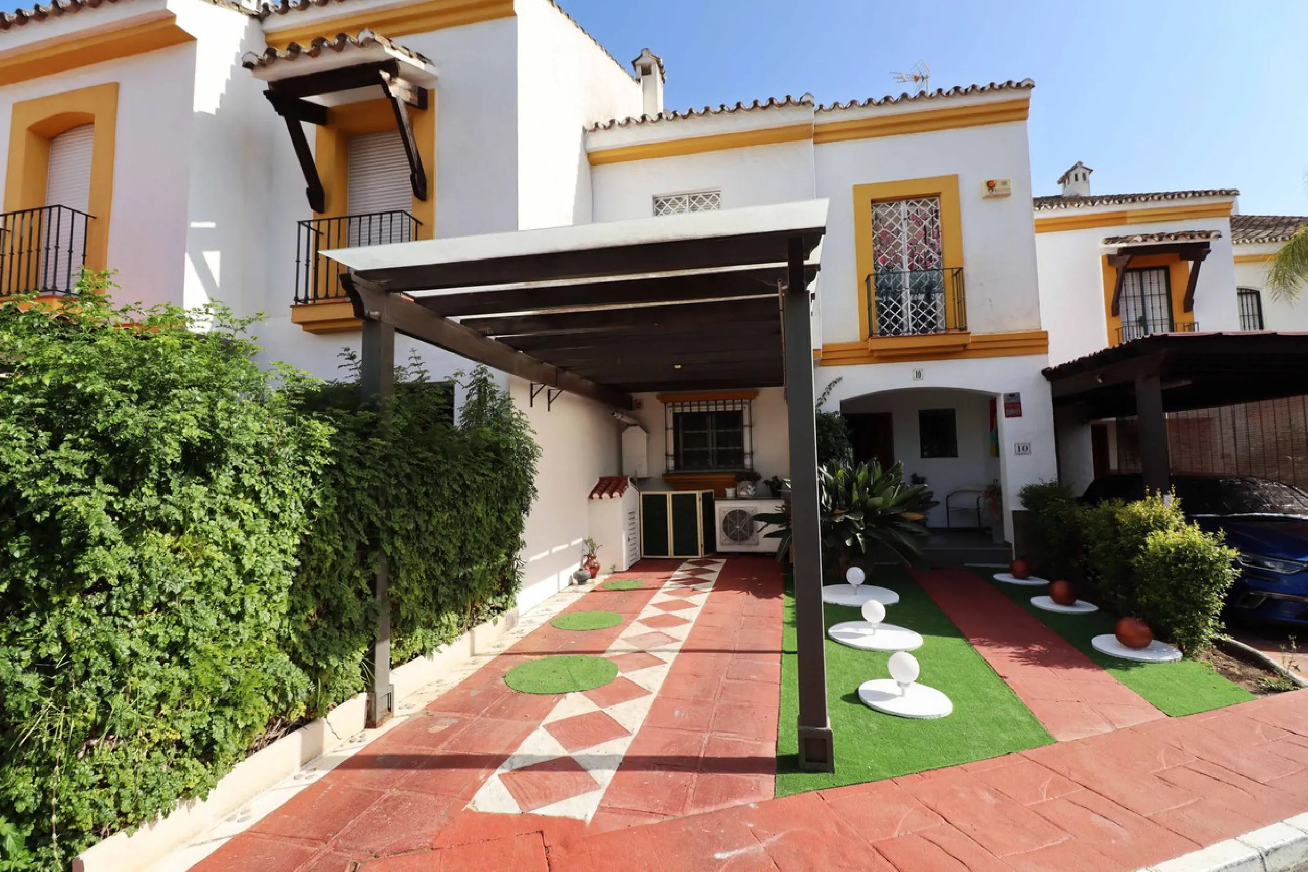TOWNHOUSE FOR SALE IN ATALAYA | ESTEPONA