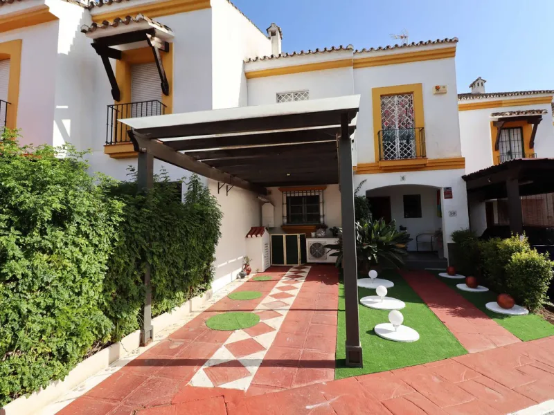 TOWNHOUSE FOR SALE IN ATALAYA | ESTEPONA