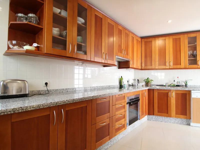 Situated just 9 mins from the Golden Mile and 10 into Puerto Banus, this is a small, unique development of just 59 townhouses, nestled into the foothills of the La Concha mountain in one of Spain´s biggest National Parks and overlooking the Istan lake. Pe