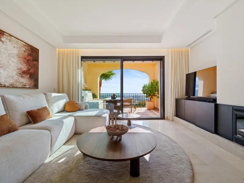 Discover the epitome of luxury living with this exceptional penthouse in Buenavista, La Quinta, perfectly situated to enjoy panoramic views of the sea, mountains and surrounding golf greens. This prime residence features terraces designed for all-season u