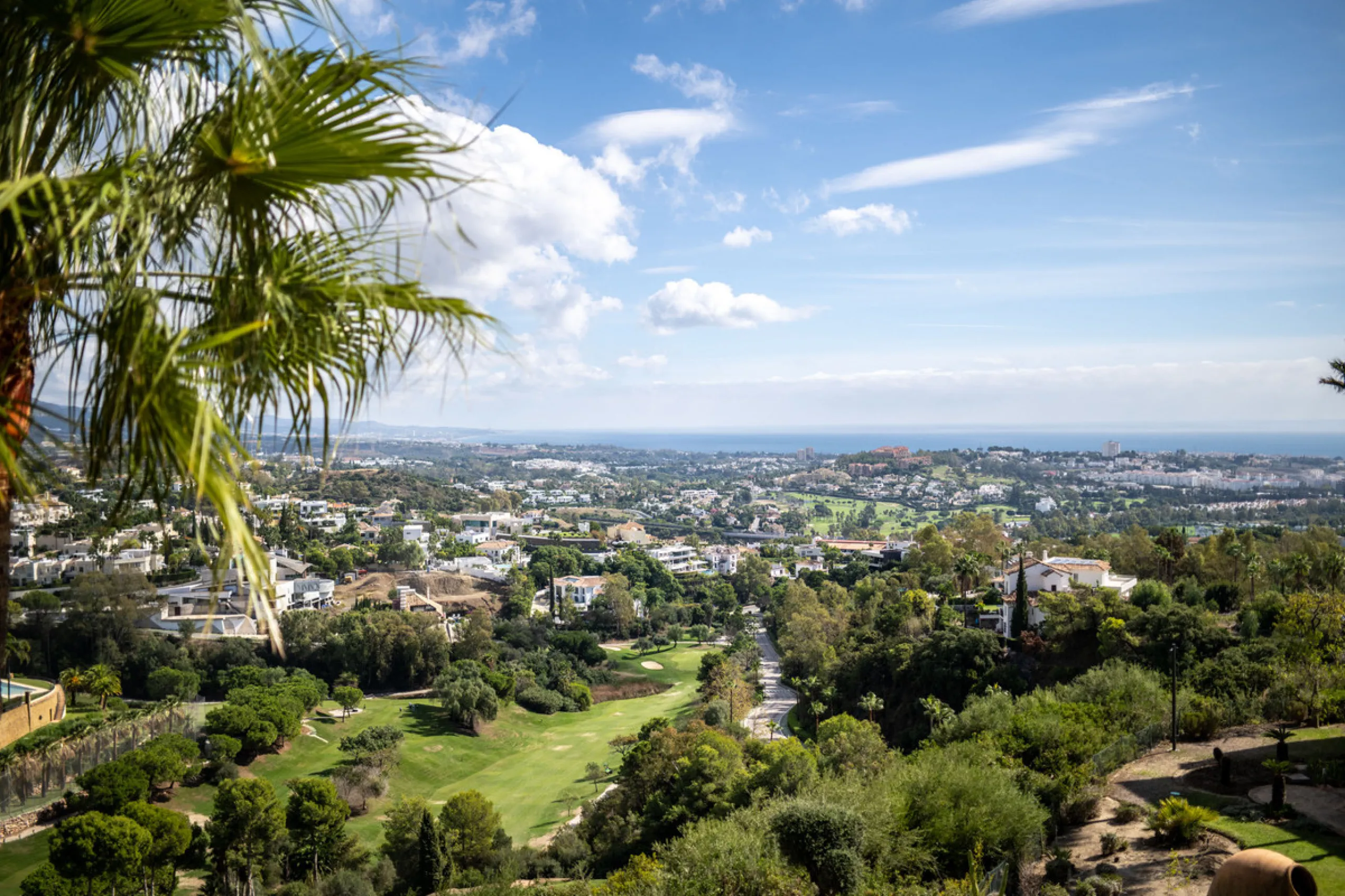 Discover the epitome of luxury living with this exceptional penthouse in Buenavista, La Quinta, perfectly situated to enjoy panoramic views of the sea, mountains and surrounding golf greens. This prime residence features terraces designed for all-season u