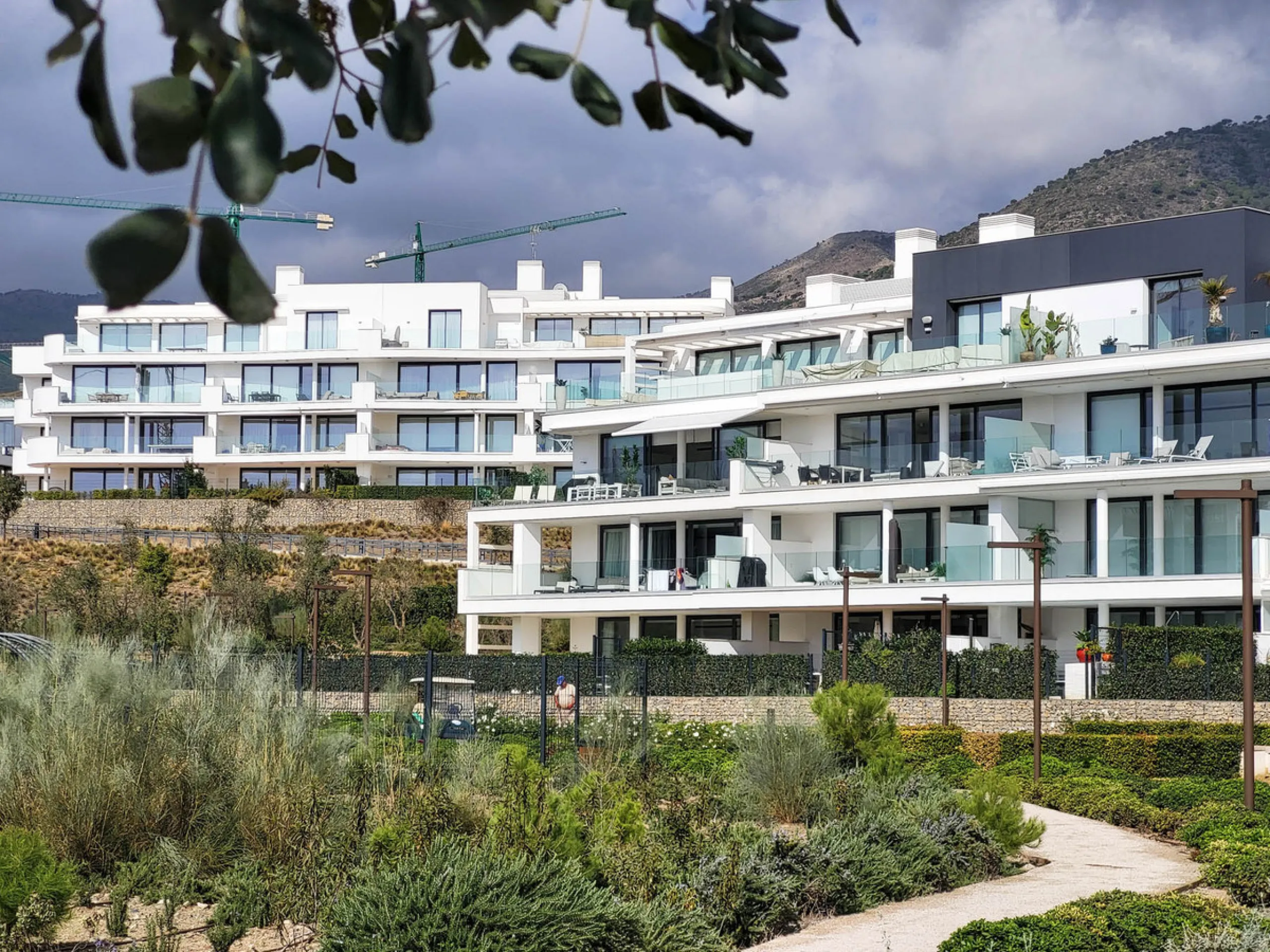 Experience the "Wow" Factor. From the moment you step into this luxurious 3-bedroom apartment, you are greeted by an immediate sense of openness, sophistication, and tranquility. The seamless blend of spacious design and natural light creates a "wow" fact
