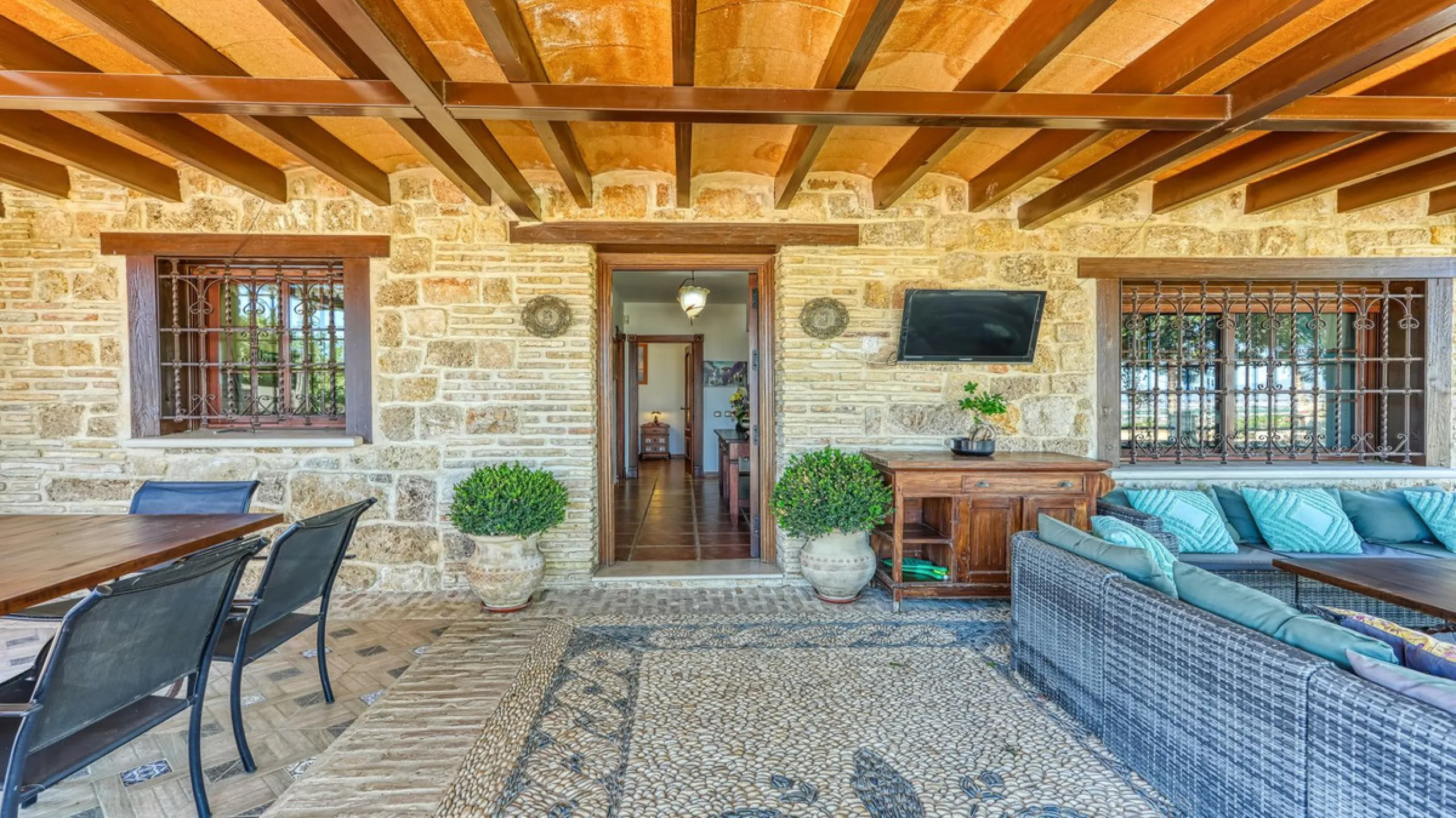 House - Finca - Cortijo в продаже в Alhaurín de la Torre, Málaga. В доме 8 спален и 6 ванных комнат. Площадь дома 659 м². Площадь участка 4613 м²