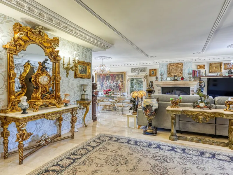 House - Finca - Cortijo в продаже в Alhaurín de la Torre, Málaga. В доме 8 спален и 6 ванных комнат. Площадь дома 659 м². Площадь участка 4613 м²