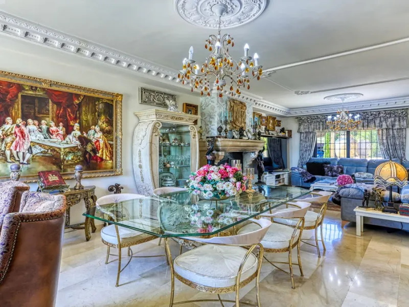 House - Finca - Cortijo в продаже в Alhaurín de la Torre, Málaga. В доме 8 спален и 6 ванных комнат. Площадь дома 659 м². Площадь участка 4613 м²