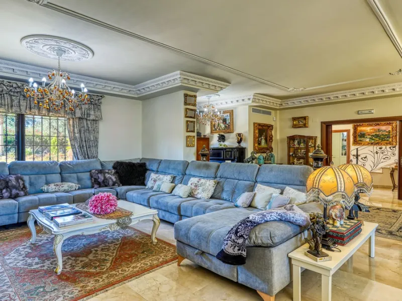House - Finca - Cortijo в продаже в Alhaurín de la Torre, Málaga. В доме 8 спален и 6 ванных комнат. Площадь дома 659 м². Площадь участка 4613 м²