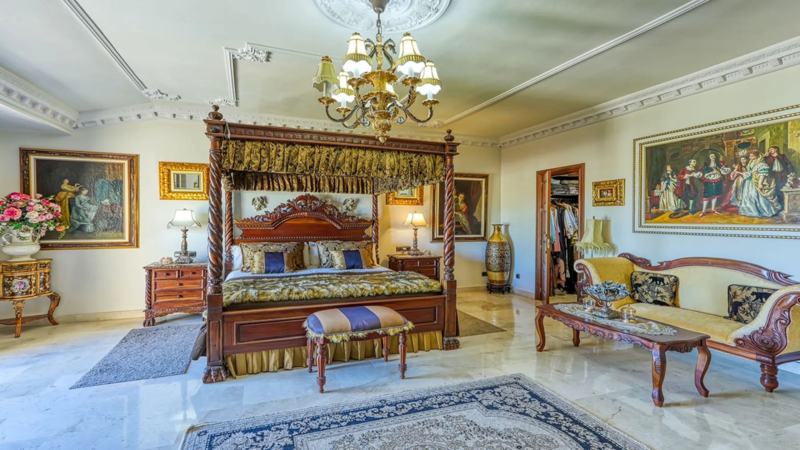 House - Finca - Cortijo в продаже в Alhaurín de la Torre, Málaga. В доме 8 спален и 6 ванных комнат. Площадь дома 659 м². Площадь участка 4613 м²