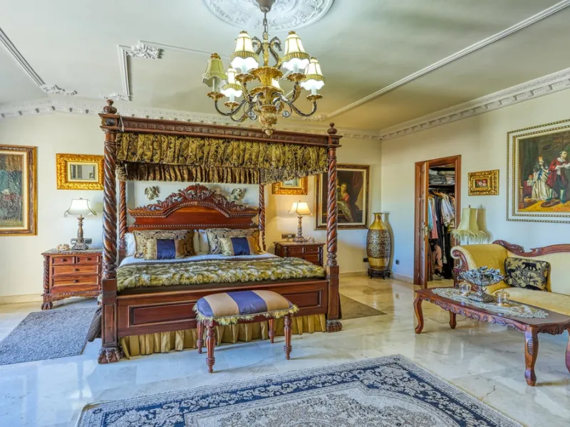 House - Finca - Cortijo в продаже в Alhaurín de la Torre, Málaga. В доме 8 спален и 6 ванных комнат. Площадь дома 659 м². Площадь участка 4613 м²