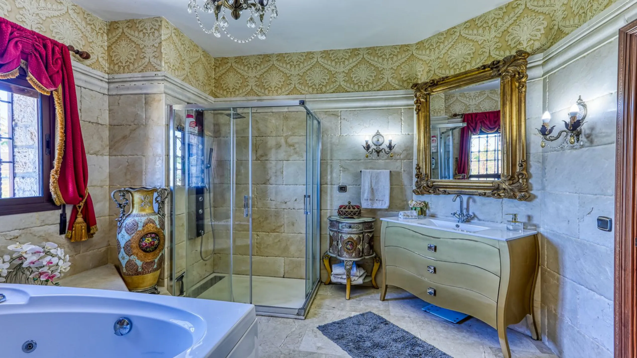 House - Finca - Cortijo в продаже в Alhaurín de la Torre, Málaga. В доме 8 спален и 6 ванных комнат. Площадь дома 659 м². Площадь участка 4613 м²