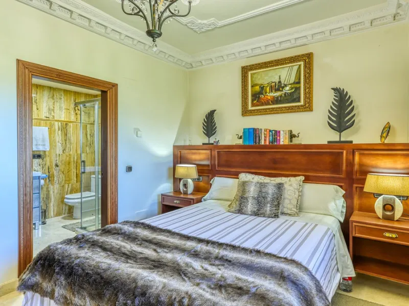 House - Finca - Cortijo в продаже в Alhaurín de la Torre, Málaga. В доме 8 спален и 6 ванных комнат. Площадь дома 659 м². Площадь участка 4613 м²