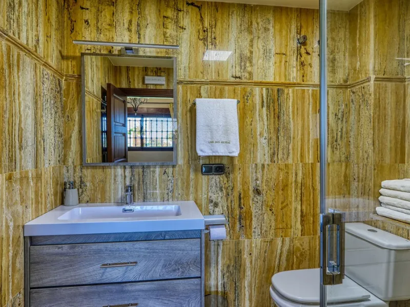 House - Finca - Cortijo в продаже в Alhaurín de la Torre, Málaga. В доме 8 спален и 6 ванных комнат. Площадь дома 659 м². Площадь участка 4613 м²