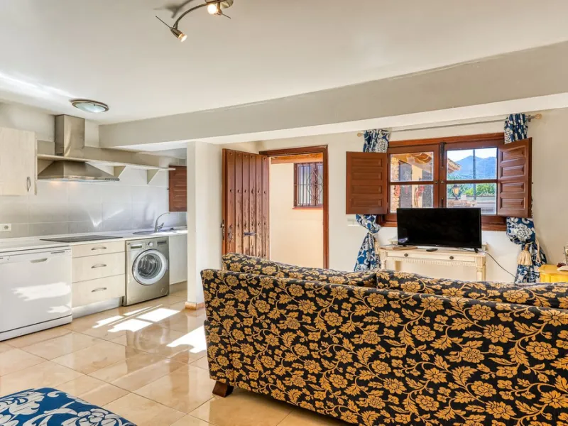 House - Finca - Cortijo в продаже в Alhaurín de la Torre, Málaga. В доме 8 спален и 6 ванных комнат. Площадь дома 659 м². Площадь участка 4613 м²