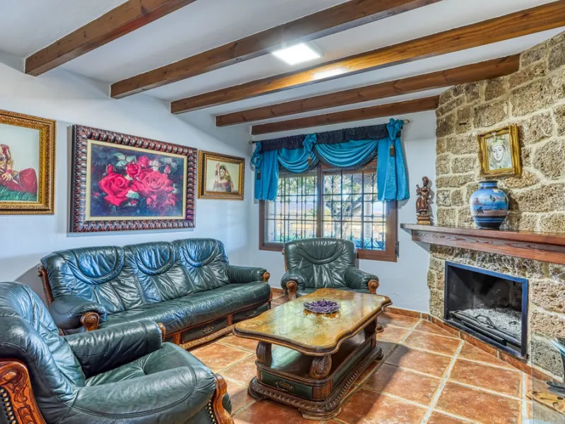 House - Finca - Cortijo в продаже в Alhaurín de la Torre, Málaga. В доме 8 спален и 6 ванных комнат. Площадь дома 659 м². Площадь участка 4613 м²