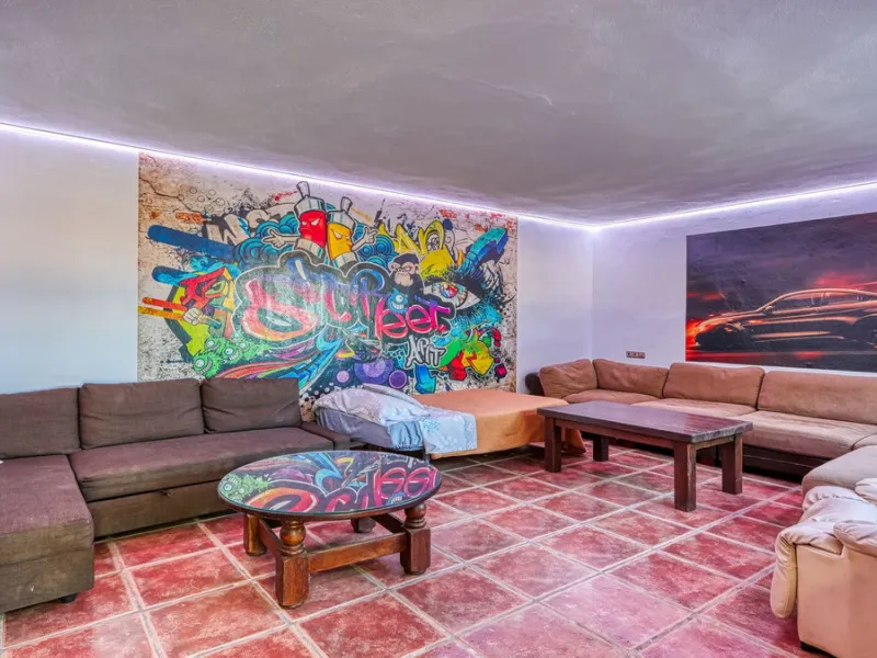 House - Finca - Cortijo в продаже в Alhaurín de la Torre, Málaga. В доме 8 спален и 6 ванных комнат. Площадь дома 659 м². Площадь участка 4613 м²