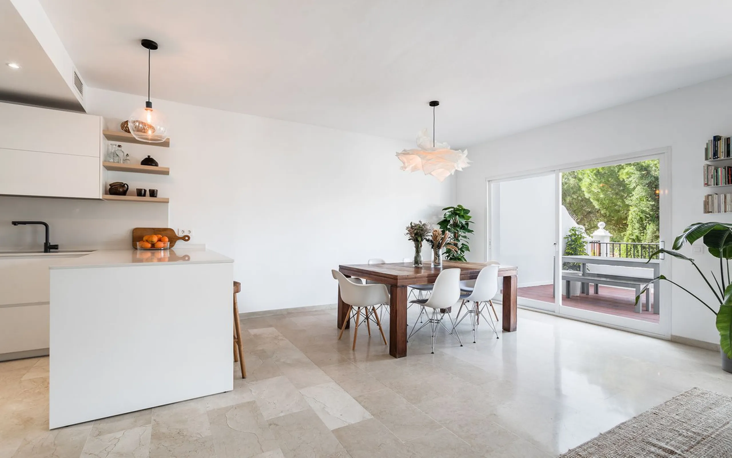 House - Townhouse в продаже в Benahavís, Málaga. В доме 4 спален и 4 ванных комнат. Площадь дома 283 м²