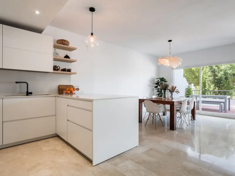 House - Townhouse в продаже в Benahavís, Málaga. В доме 4 спален и 4 ванных комнат. Площадь дома 283 м²