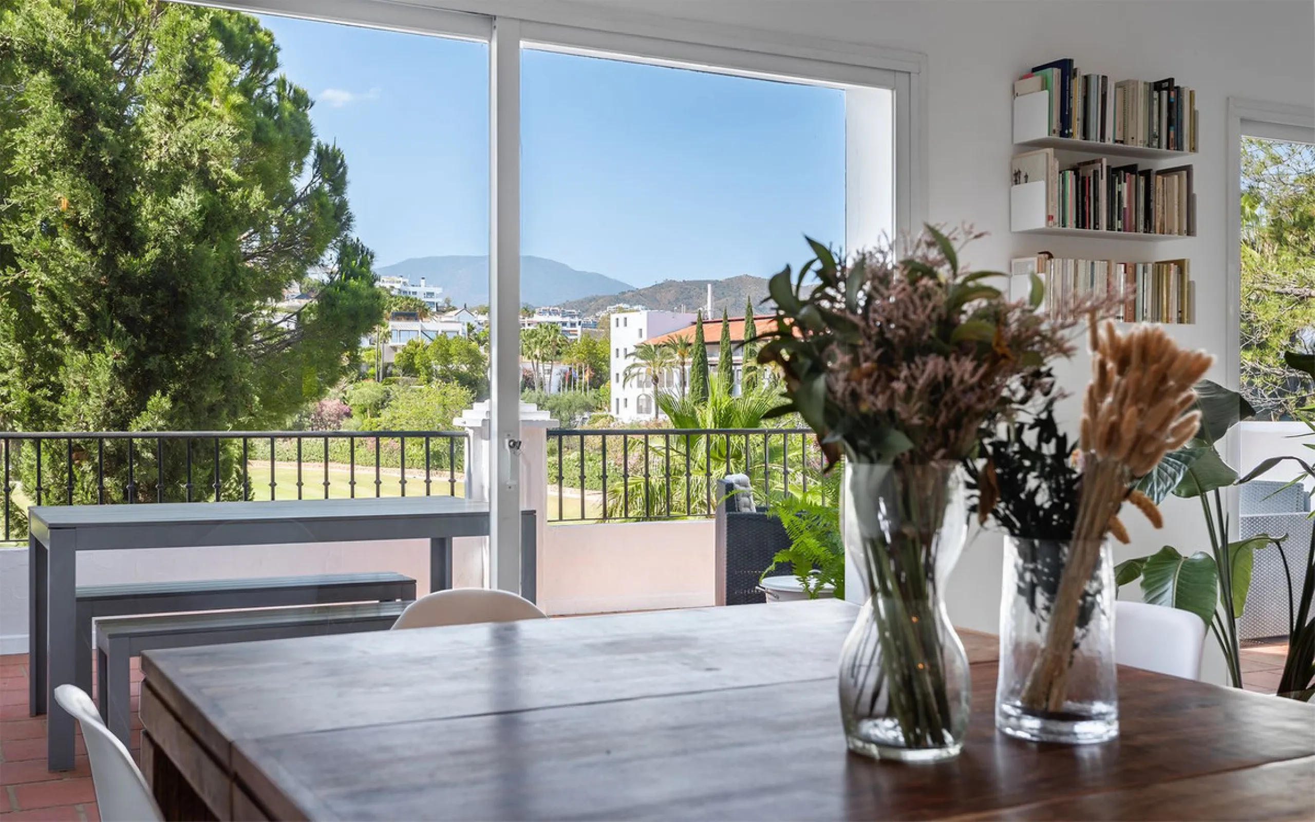 House - Townhouse в продаже в Benahavís, Málaga. В доме 4 спален и 4 ванных комнат. Площадь дома 283 м²
