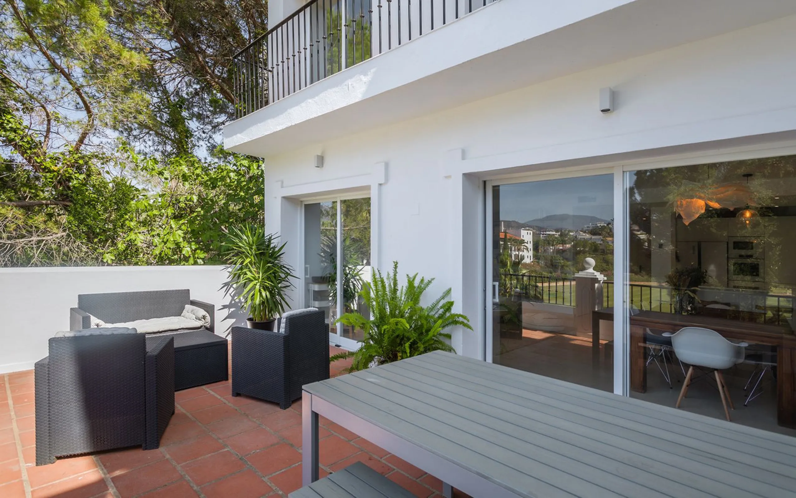 House - Townhouse в продаже в Benahavís, Málaga. В доме 4 спален и 4 ванных комнат. Площадь дома 283 м²