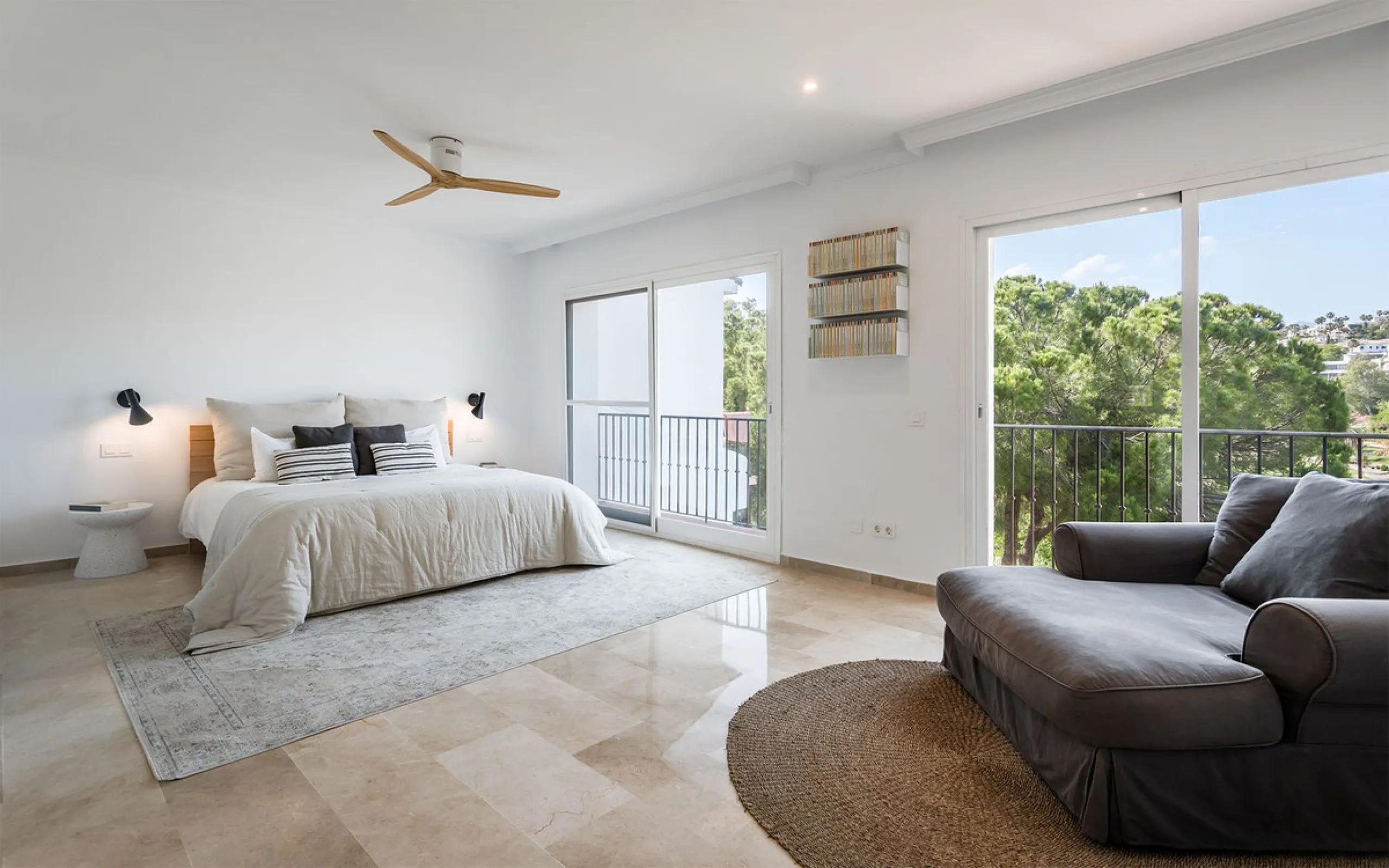 House - Townhouse в продаже в Benahavís, Málaga. В доме 4 спален и 4 ванных комнат. Площадь дома 283 м²