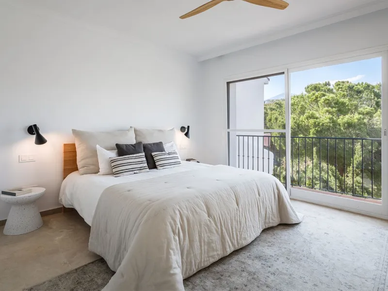 House - Townhouse в продаже в Benahavís, Málaga. В доме 4 спален и 4 ванных комнат. Площадь дома 283 м²