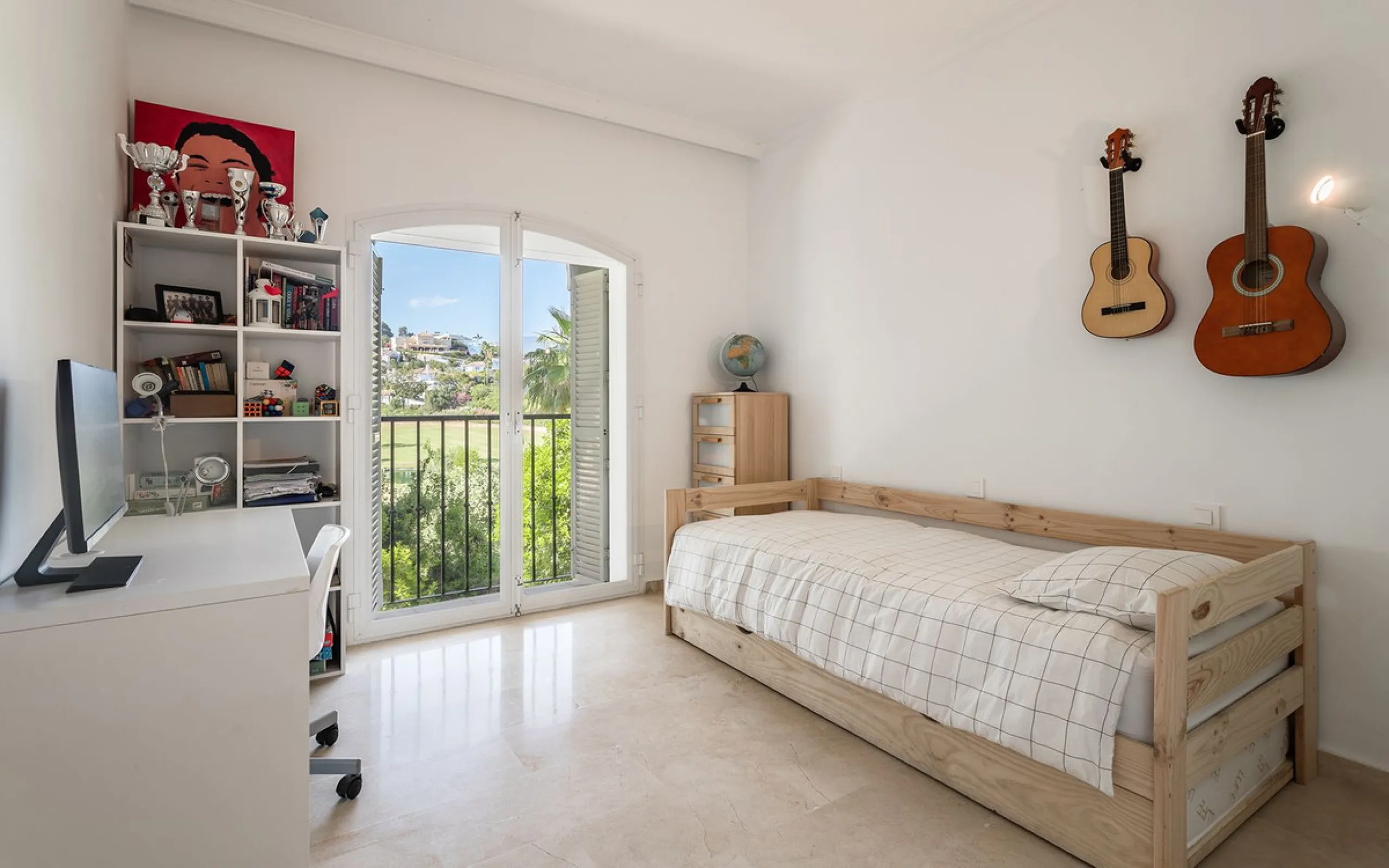 House - Townhouse в продаже в Benahavís, Málaga. В доме 4 спален и 4 ванных комнат. Площадь дома 283 м²