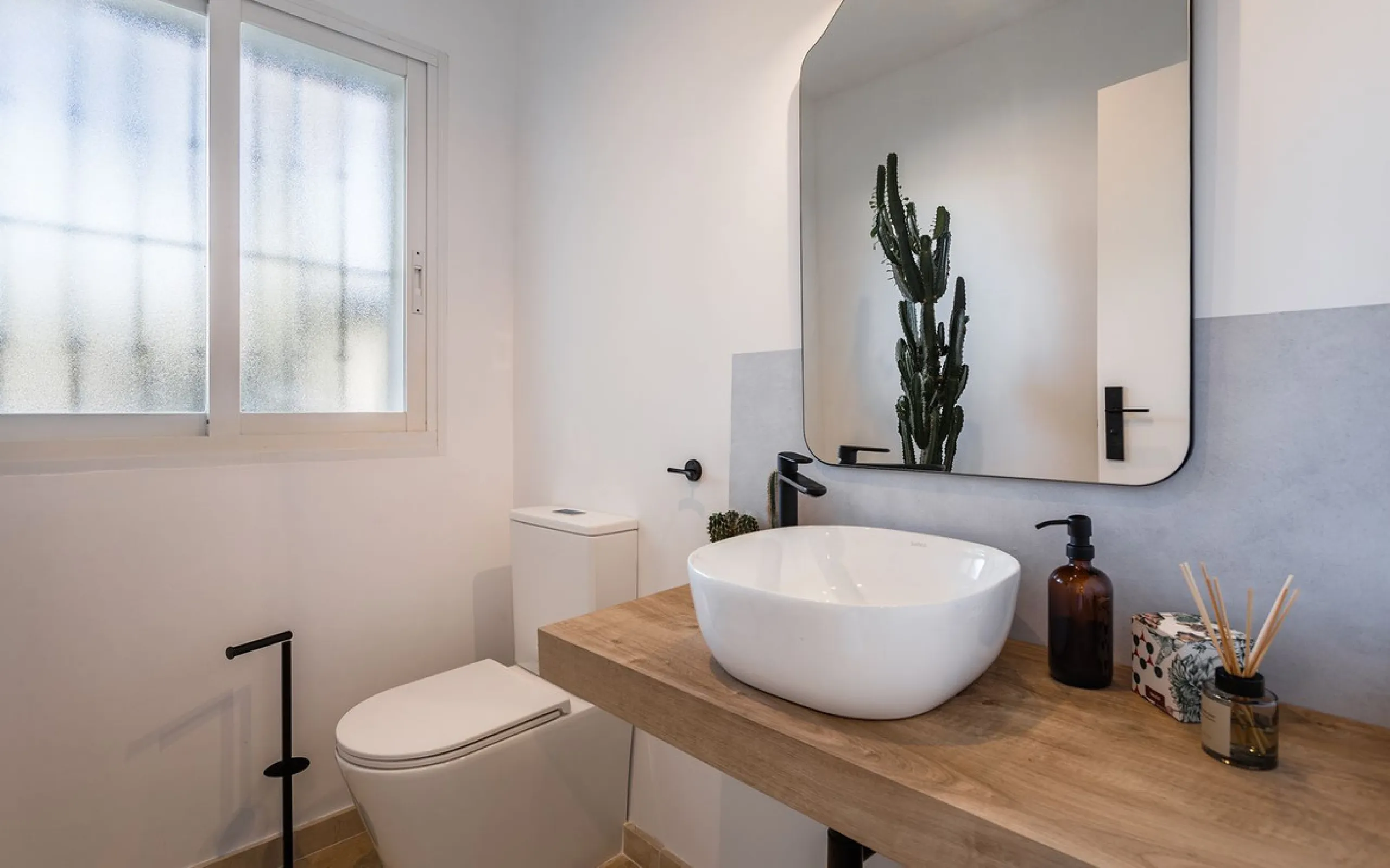 House - Townhouse в продаже в Benahavís, Málaga. В доме 4 спален и 4 ванных комнат. Площадь дома 283 м²